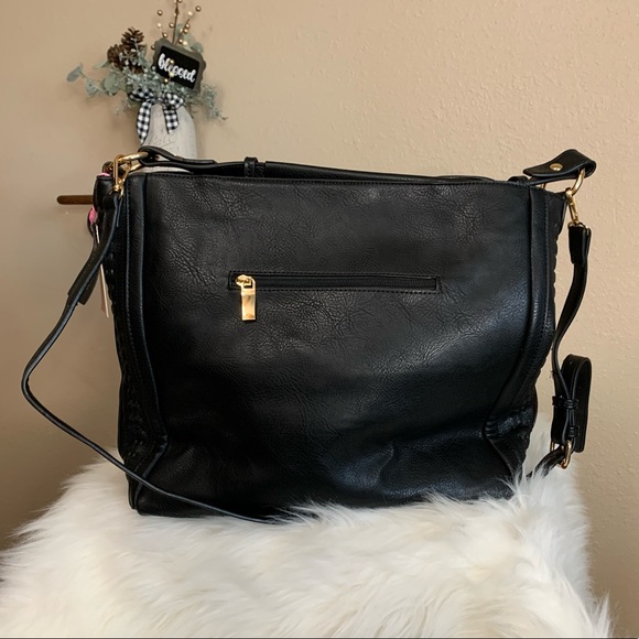 Black Hobo Style Handbag - Picture 8 of 8